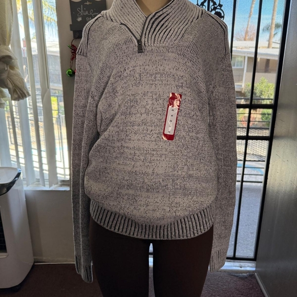 Sweater - Picture 3 of 6